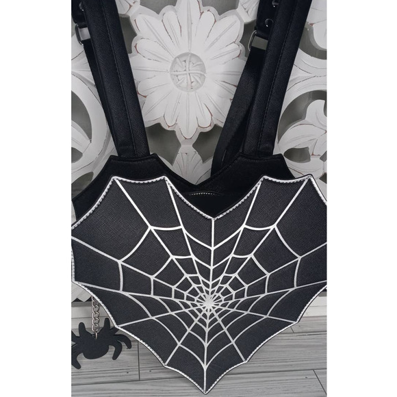 Mad Engine Halloween Spider Web Heart Backpack Purse - New - Picture 3 of 9